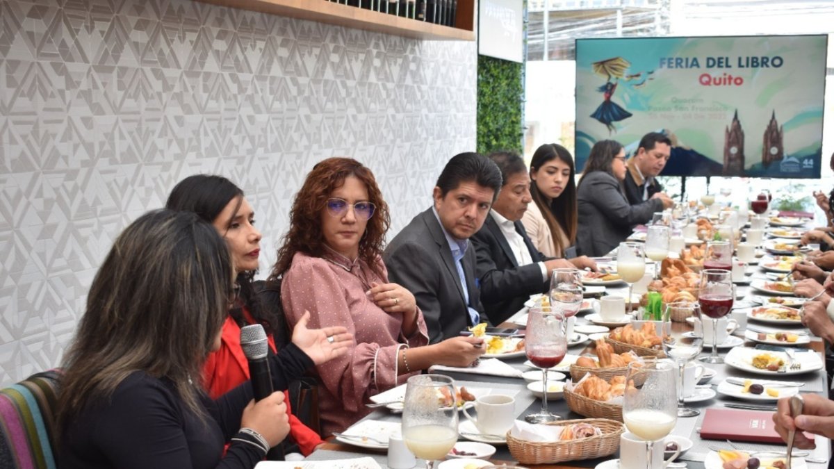 Socialización. Los pormenores de la feria se conocieron en un desayuno.