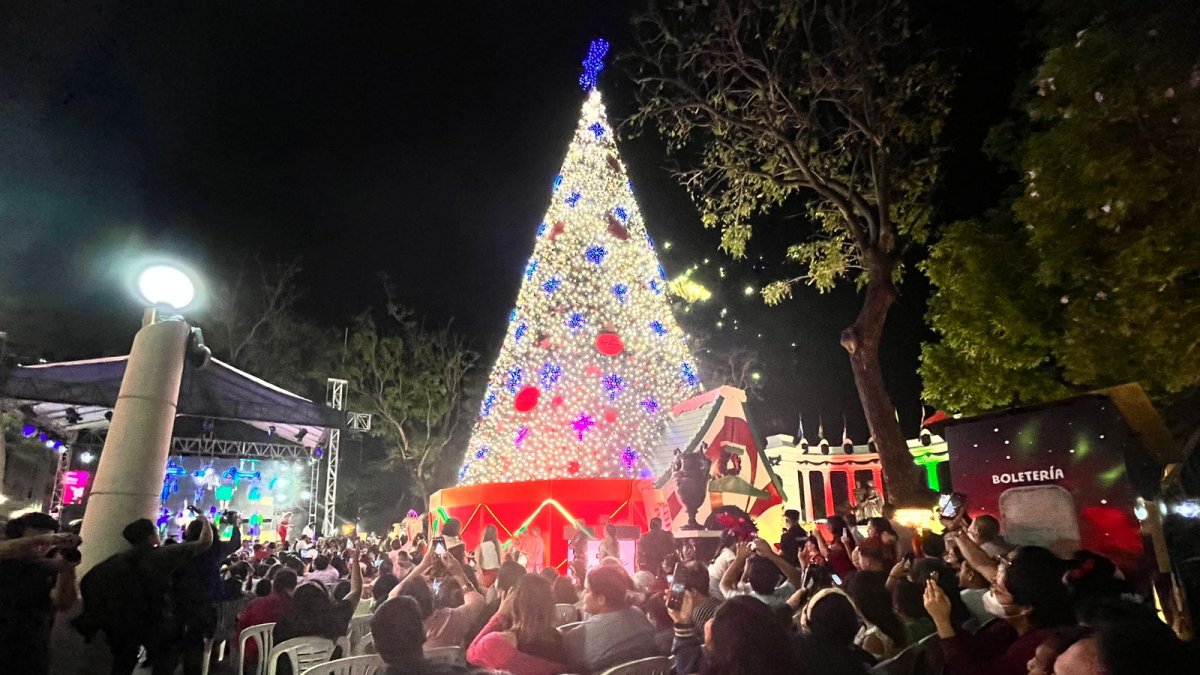 Un show completo antecedió al clásico evento en el Hemiciclo de La Rotonda. Cientos de familias disfrutaron del evento.