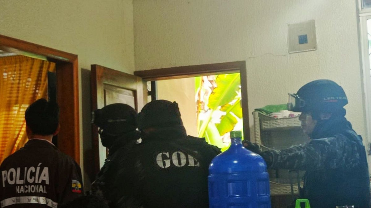 Material. El exfuncionario de control minero tenía oro en su poder y dinero.