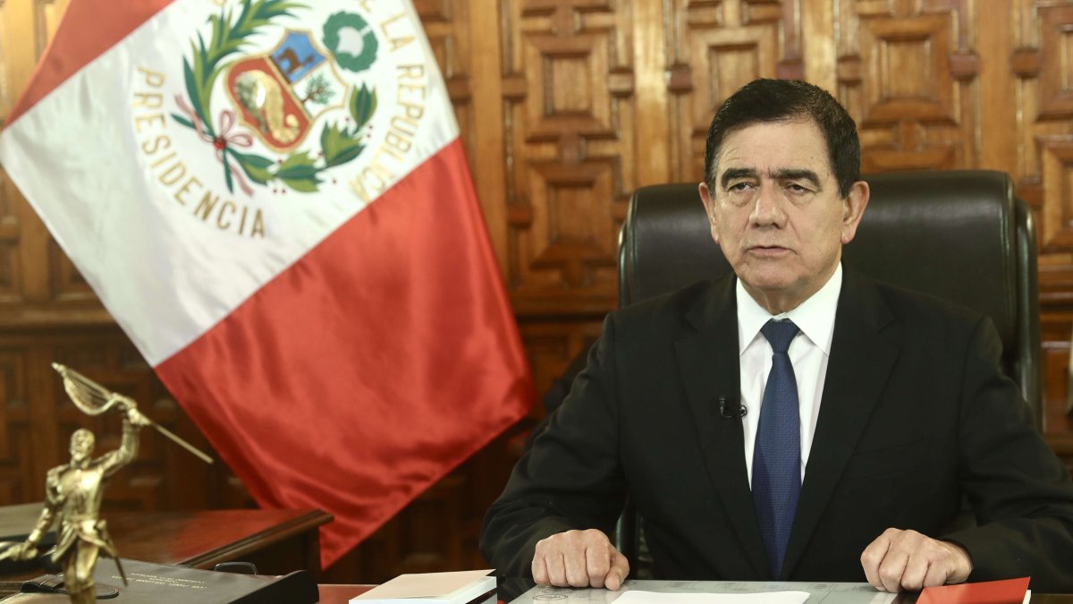 Fotografía cedida por el Congreso de Perú que muestra al presidente de la entidad, José Williams. /