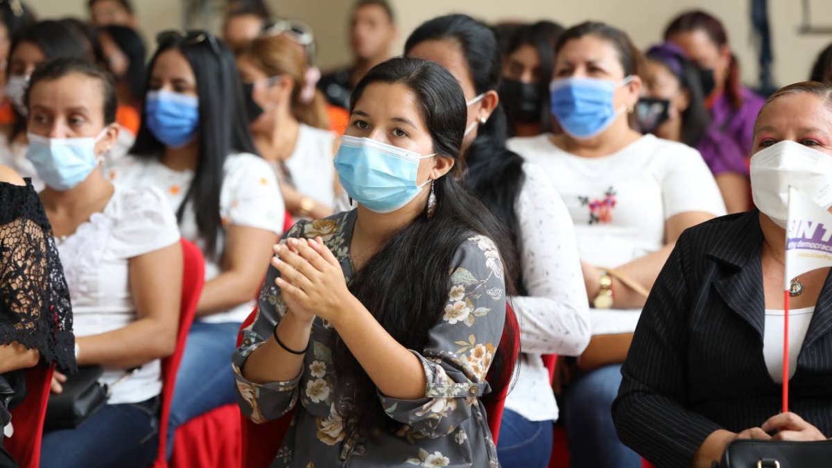 Uno de los eventos que ha organizado el CNE para promocionar los derechos políticos de la mujer.