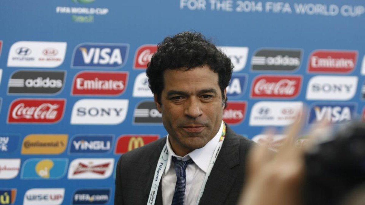 Raí, exseleccionado brasileño, criticó la excesiva censura de la FIFA.