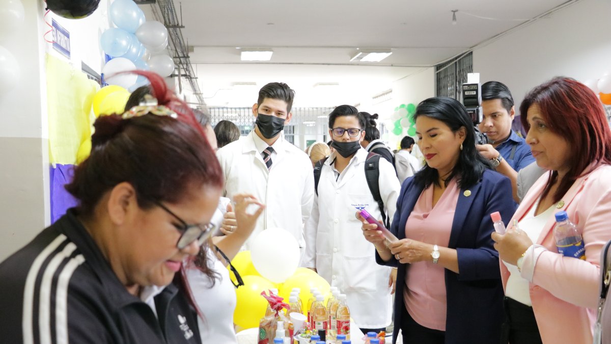 Los migrantes se capacitaron en la elaboración de desinfectantes, perfumes y aromas, en 80 horas.,