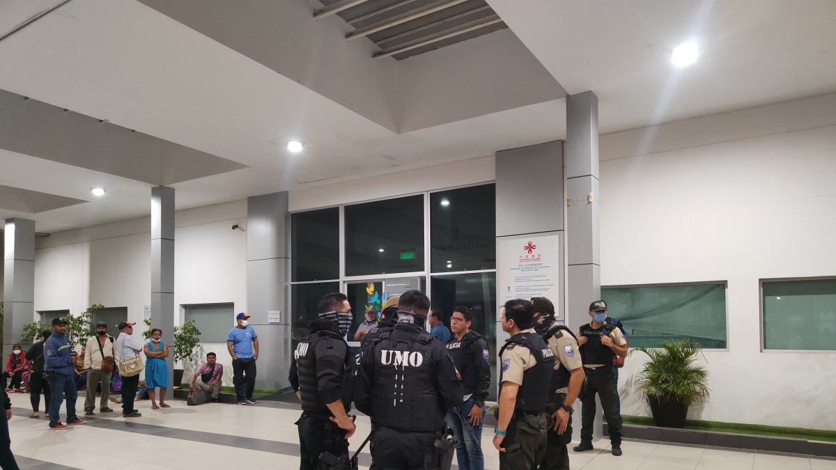 El asalto armado alhospital duró unos 30 minutos.