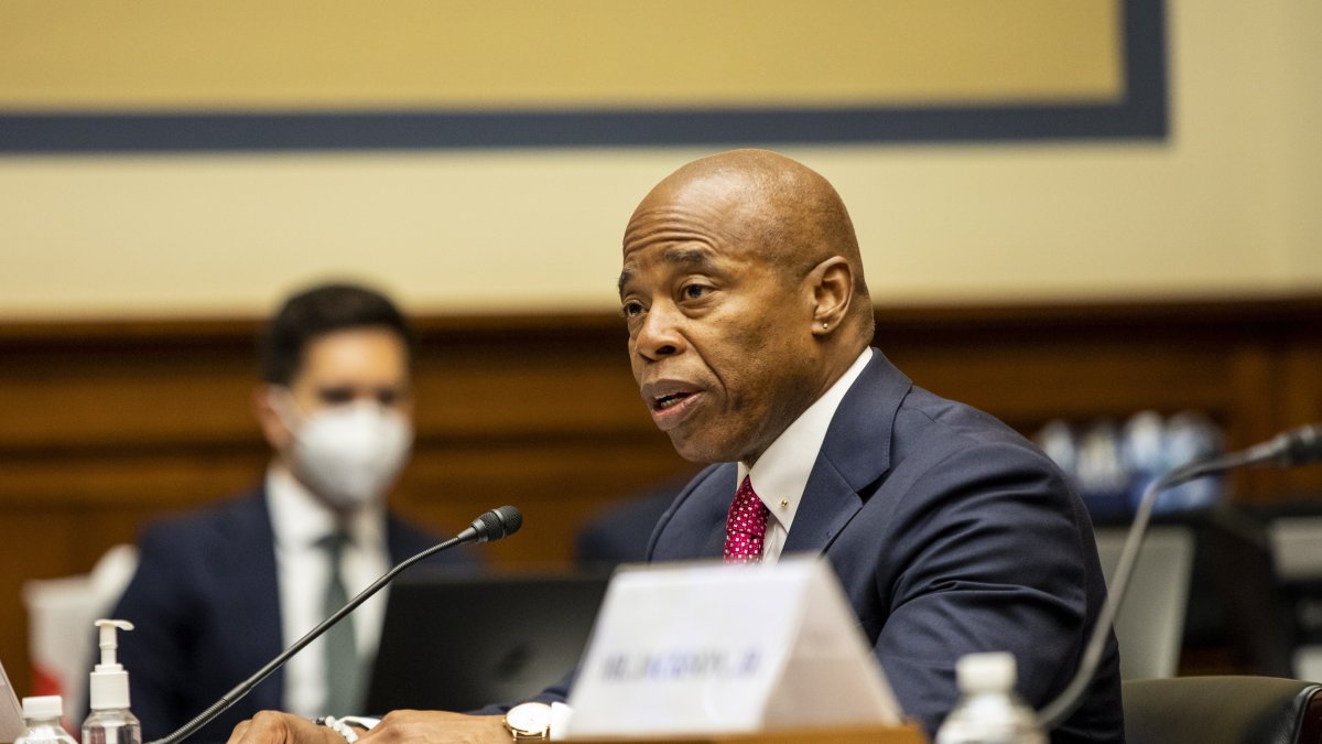 Fotografía de archivo en la que se registró al alcalde de la ciudad de Nueva York, Eric Adams. /Jason Andrew/