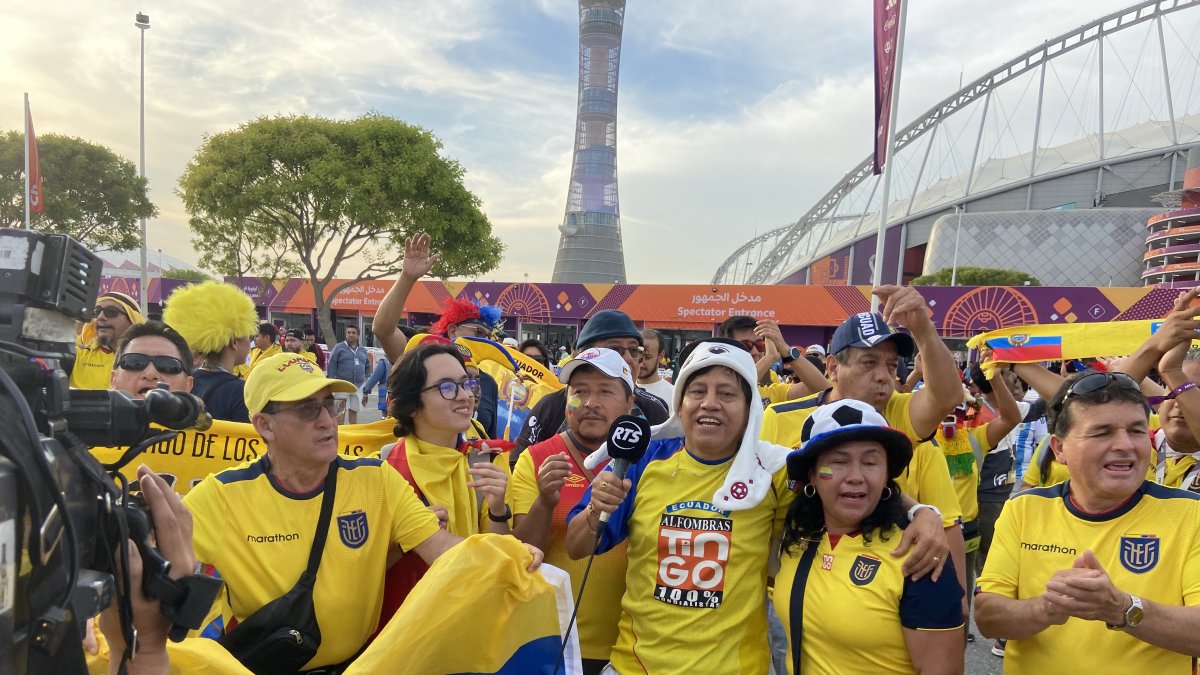 Nadie apagó el ímpetu de los aficionados tricolores en las afueras del estadio.