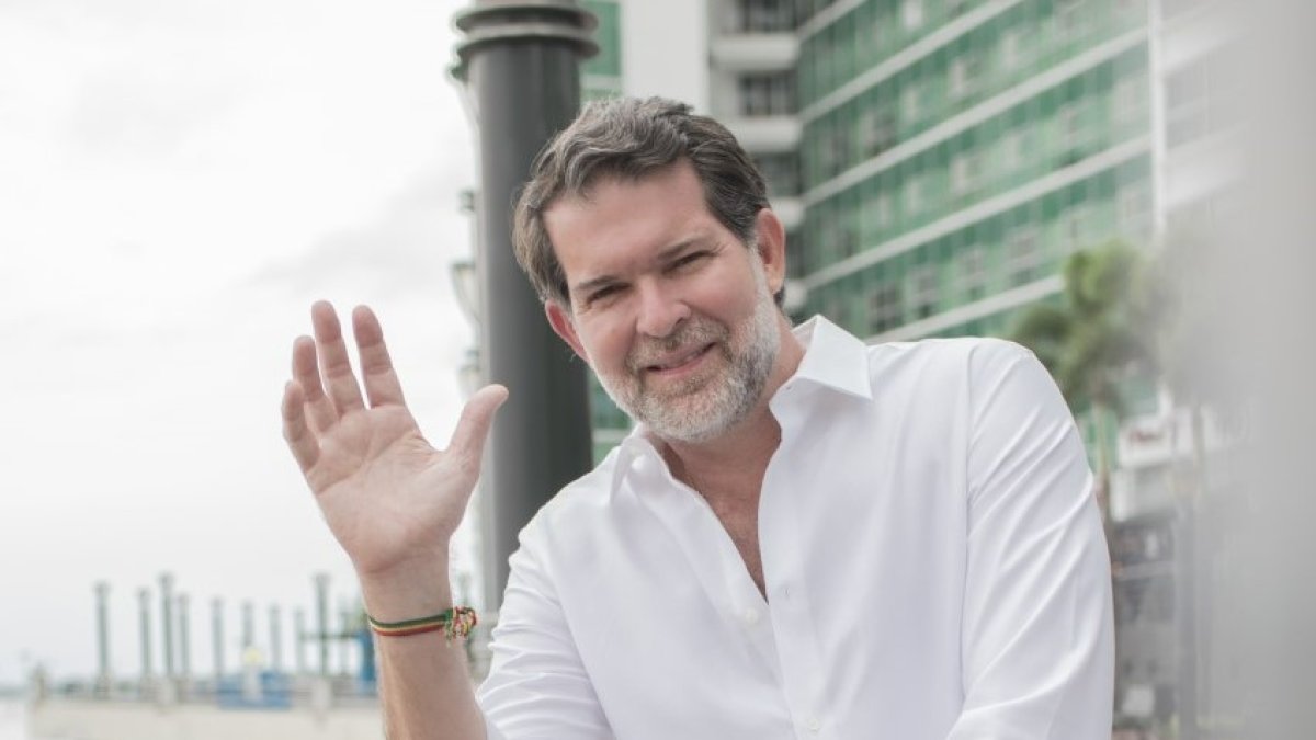 Francesco Tabacchi sostiene que muchos políticos del país deberían ser 'dragados'.