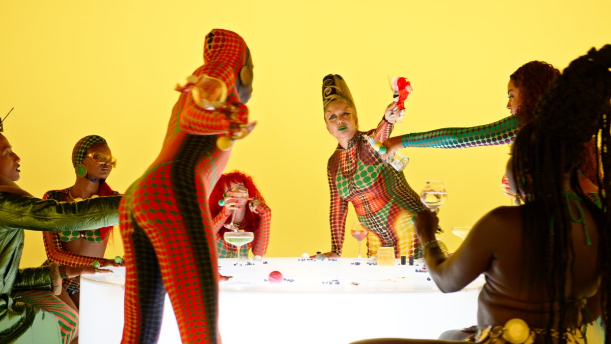 Jean-Paul Gaultier es un diseñador de moda francés.