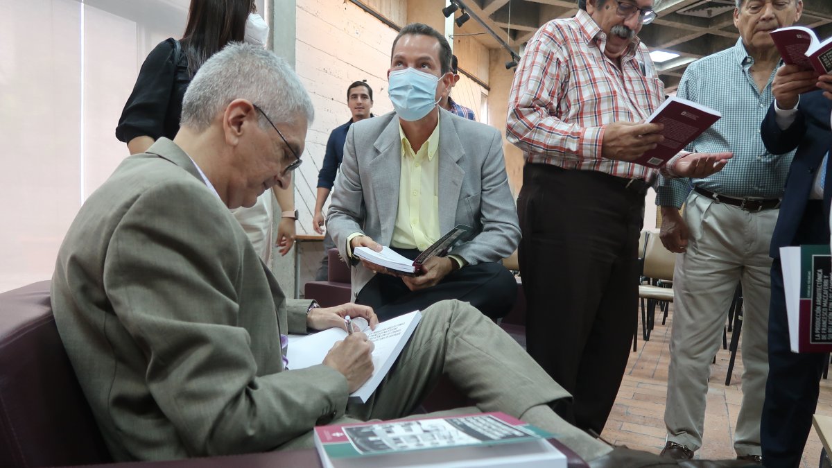 El lanzamiento se llevó a cabo en la facultad de Arquitectura de la Universidad Católica Santiago de Guayaquil.