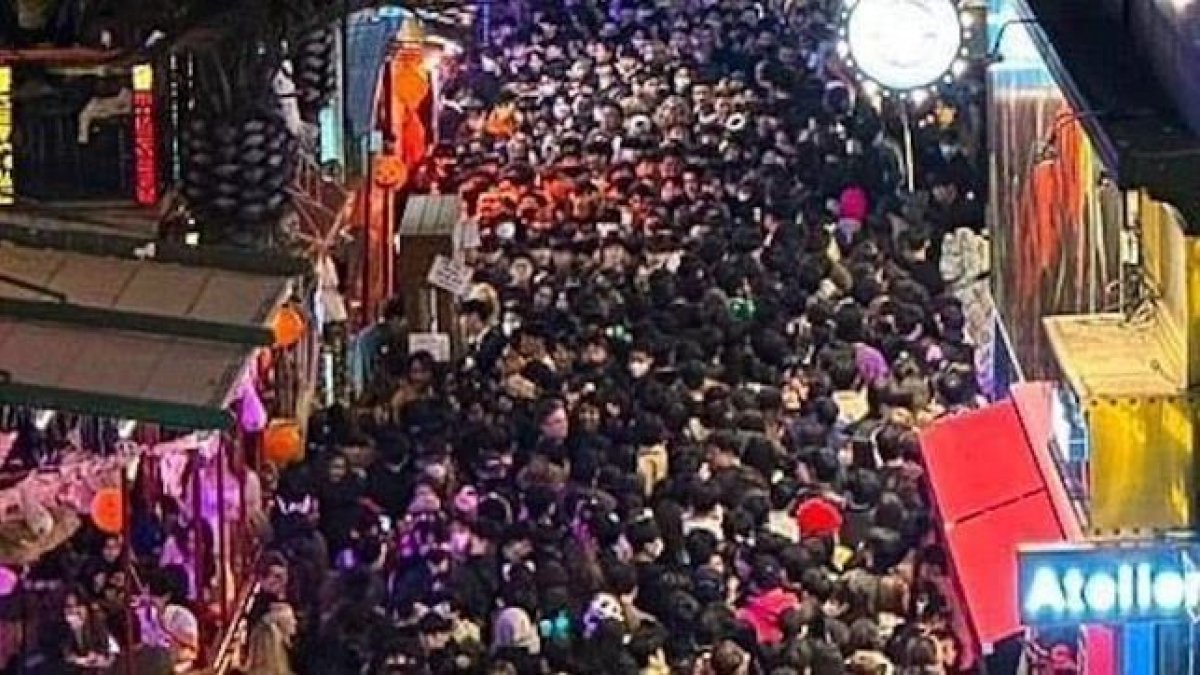 La gran acumulación de personas en un callejón provocó la estampída y las muertes