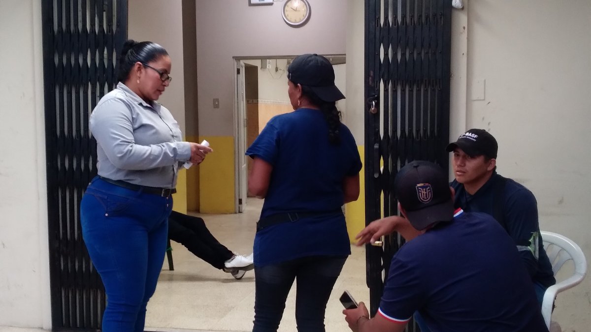 Daule. Familiares de las víctimas relatan lo ocurrido con sus allegados.