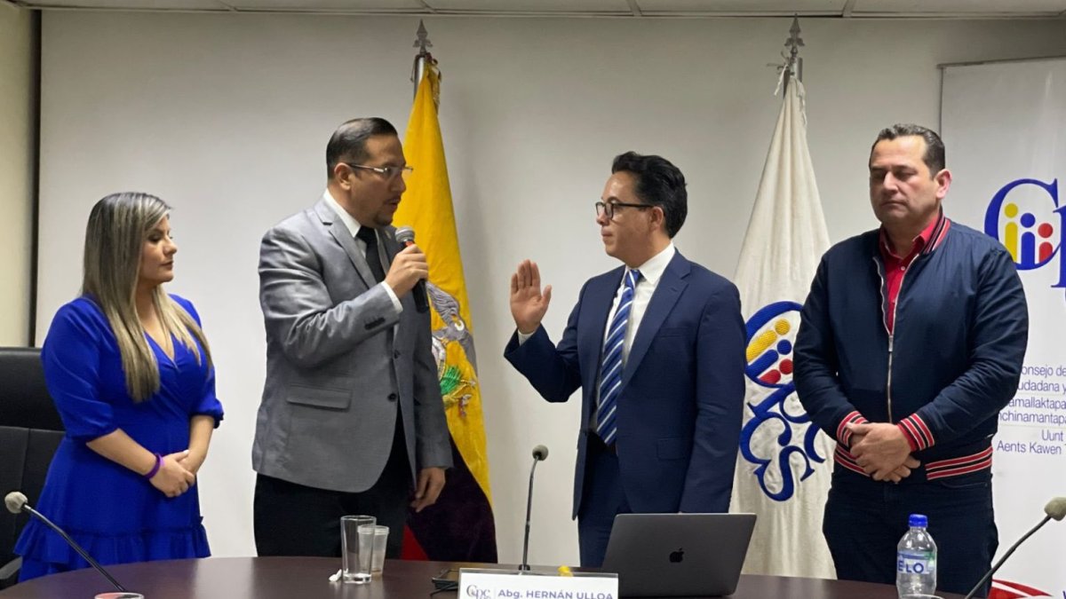 Acto. Tras una sesión de cinco horas, Roberto Romero fue posesionado como la nueva máxima autoridad de la Superintendencia de Bancos del Ecuador.