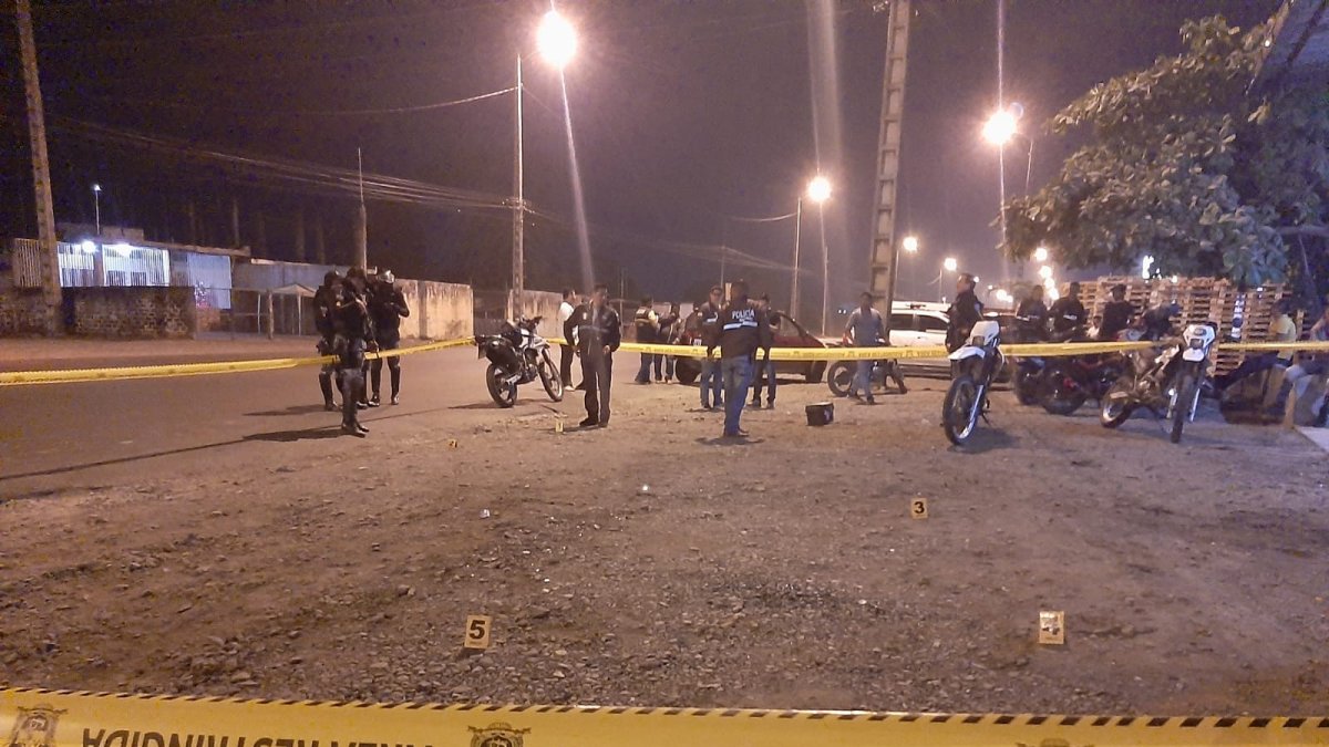 Uno de los procedimientos realizados por los agentes investigadores.