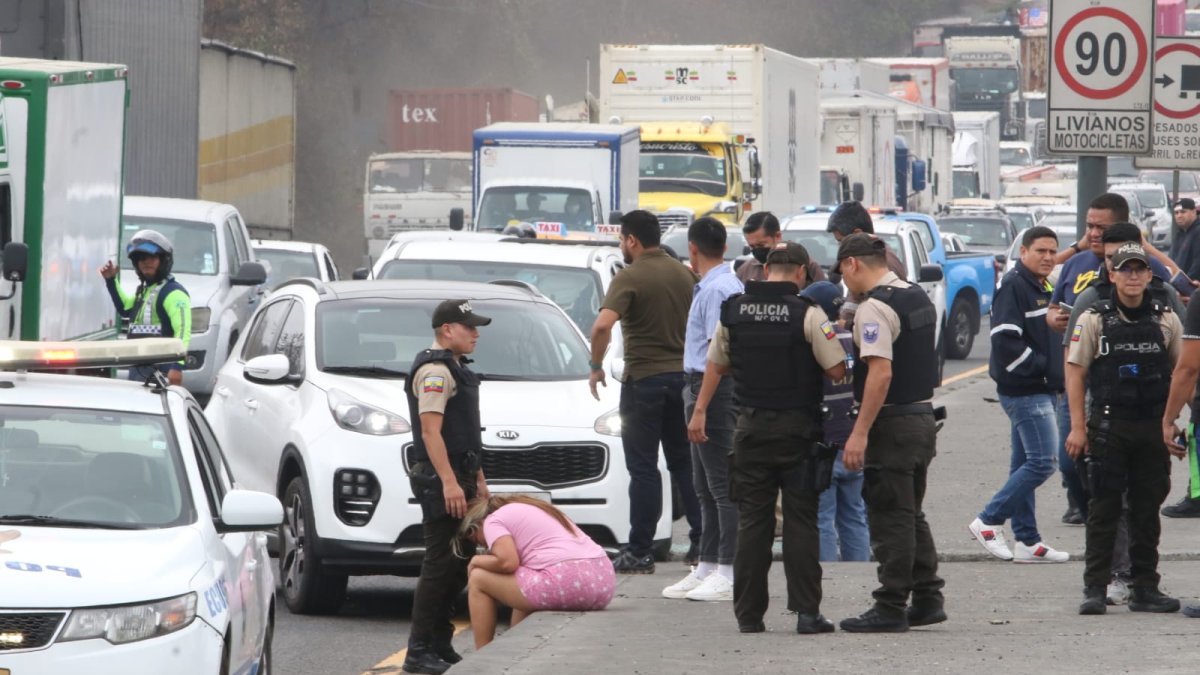 La mujer fue baleada en el interior de su vehículo durante la mañana del lunes 5 de diciembre