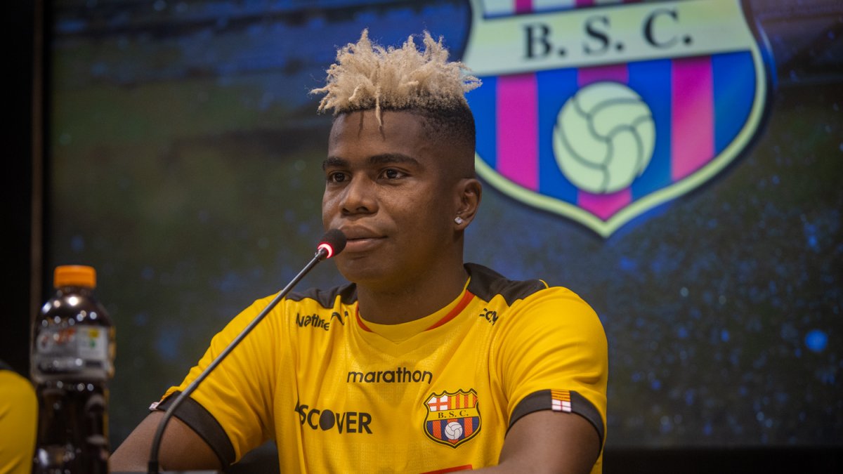 Segundo Portocarrero, quien se dio a conocer en 2014 en Emelec, espera ganarse a la afición de Barcelona.