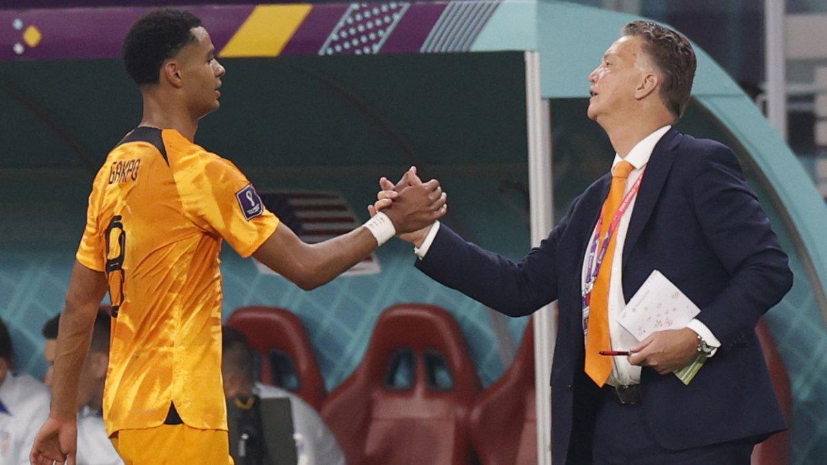 El entrenador de Países Bajos cree que su equipo tiene lo necesario para salir campeón