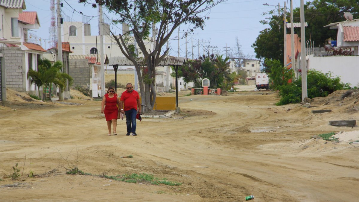 Puerta del Sol 2. Es una ciudadela privada, integrada por familias que viven allí o llegan a vacacionar los fines de semana; los predios que pagan son más altos que lo que pagan en el Puerto Principal y pese a ello, las obras no llegan.