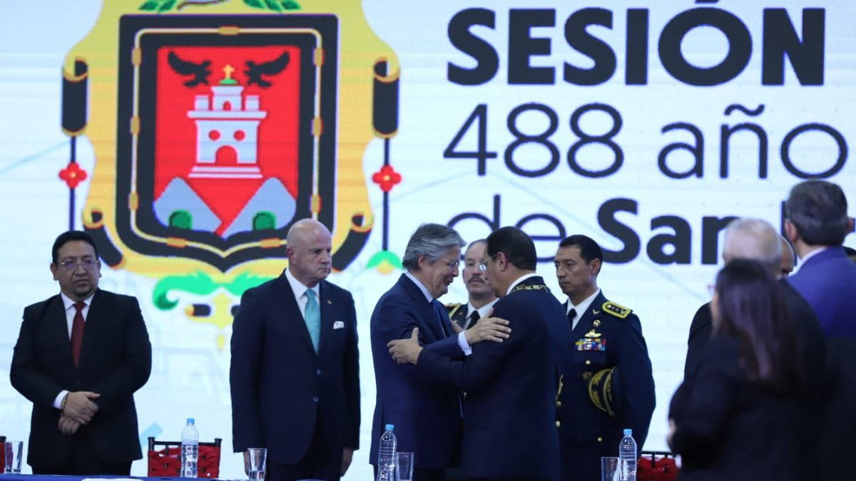 En el acto se condecoró por diferentes aportes y méritos ciudadanos a 11 personalidades