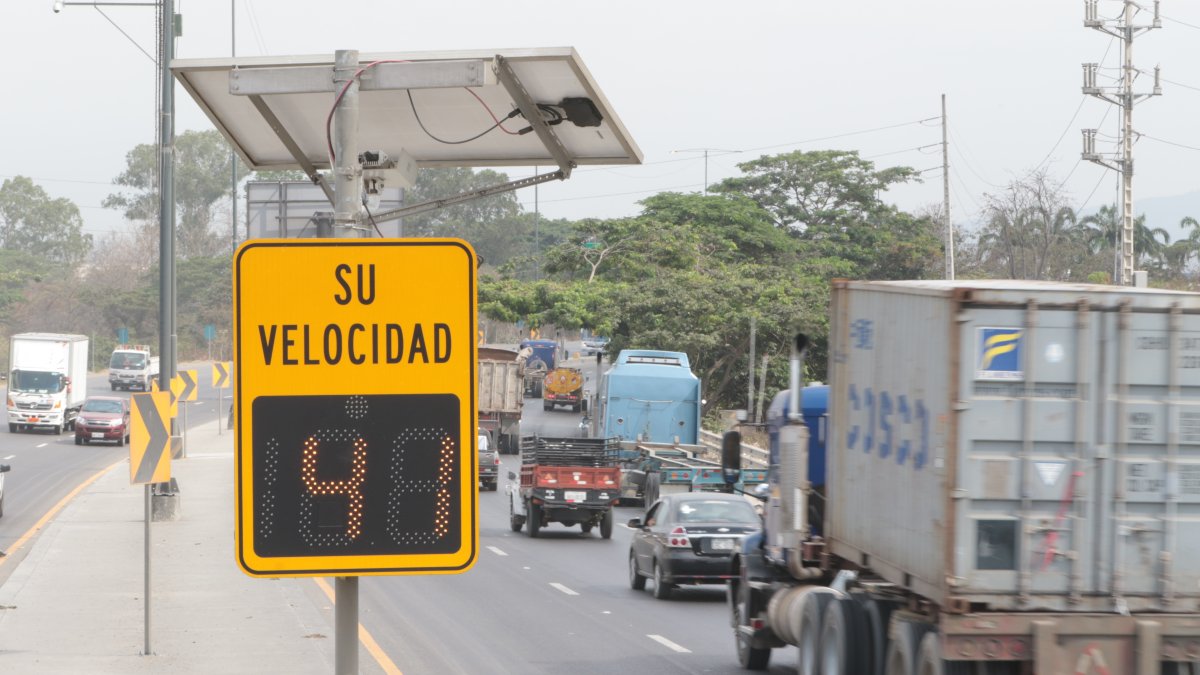Candidatos para la alcaldía de Guayaquil, manifestaron su rechazo a las irregularidades detectadas con las foto multas y contrataciones