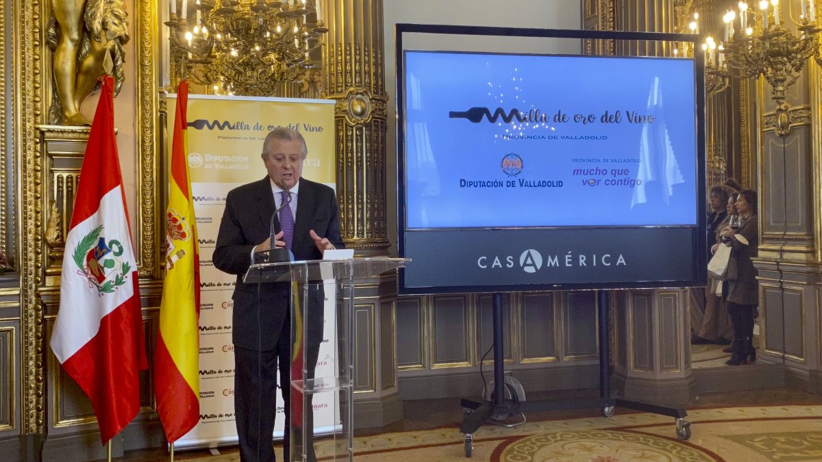 El embajador peruano en España, Óscar Maúrtua de Romaña, el pasado 11 de octubre.