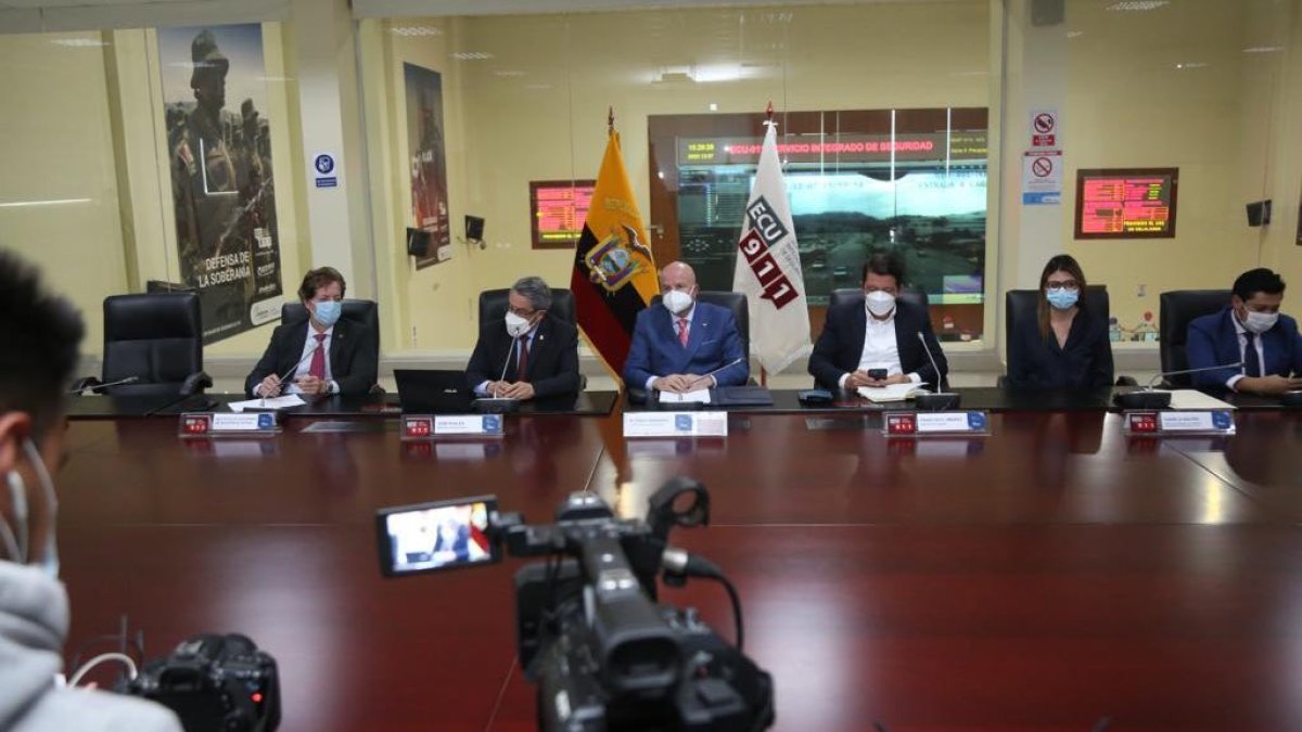 Escenario. Autoridades se reunieron para plantear acciones por el repunte de contagios por Covid- 19 y otras enfermedades respiratorias.