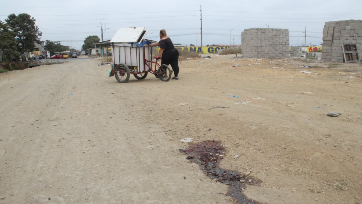 Durán. Este miércoles 5, en el lugar del crimen seguía visible el rastro de sangre.