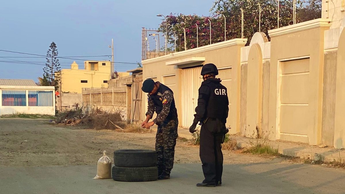 Hecho. Personal del GIR acudió a ambos sitios para controlar la situación.