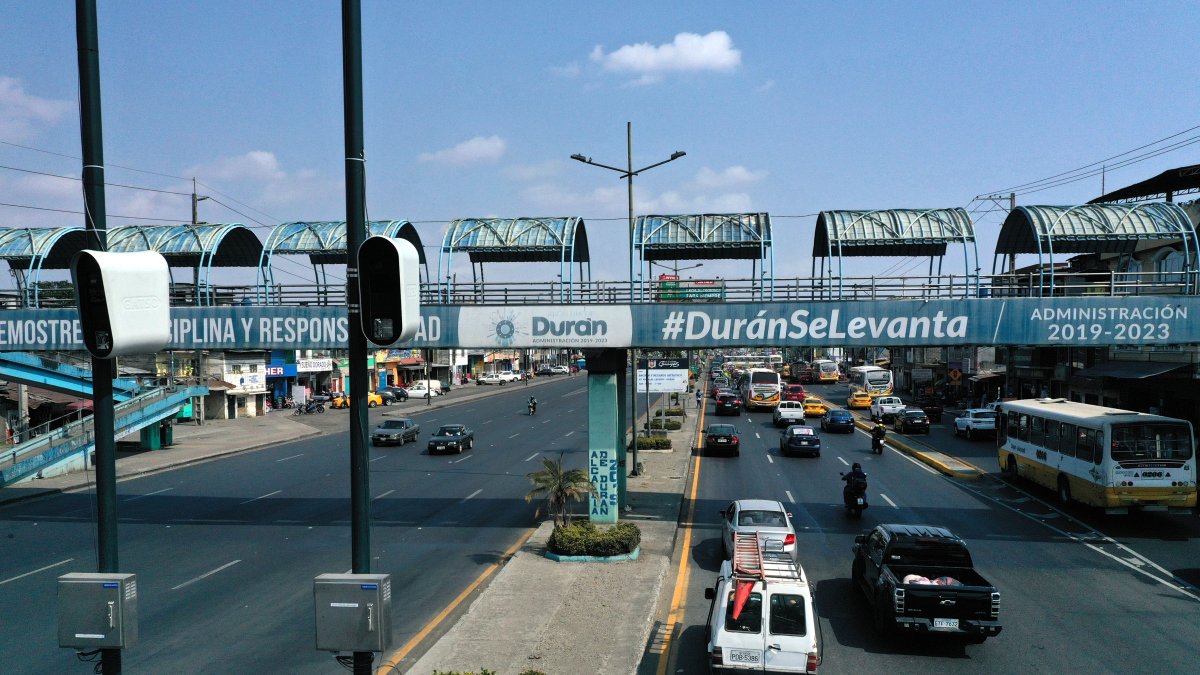Durán. Los radares están instalados a lo largo de la avenida Nicolás Lapentti, vía Durán-Tambo y Durán-Boliche .