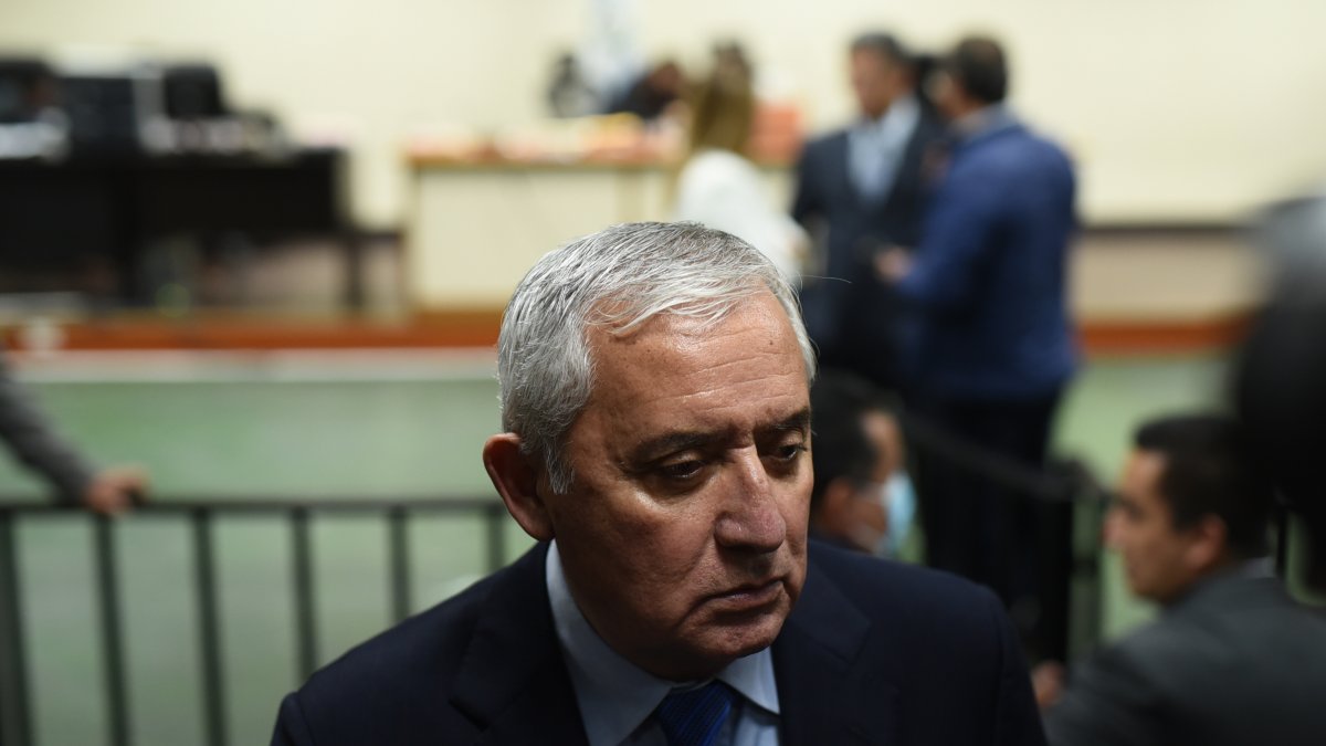 Otto Pérez Molina , cuando iba a la audiencia en el Tribunal