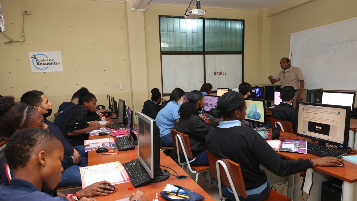 En la Trinitaria. En el sector de la cooperativa 4 de Marzo se inició la labor educativa de la Fundación Kairós. Hoy tiene 8 planteles en otros dos barrios de la ciudad.