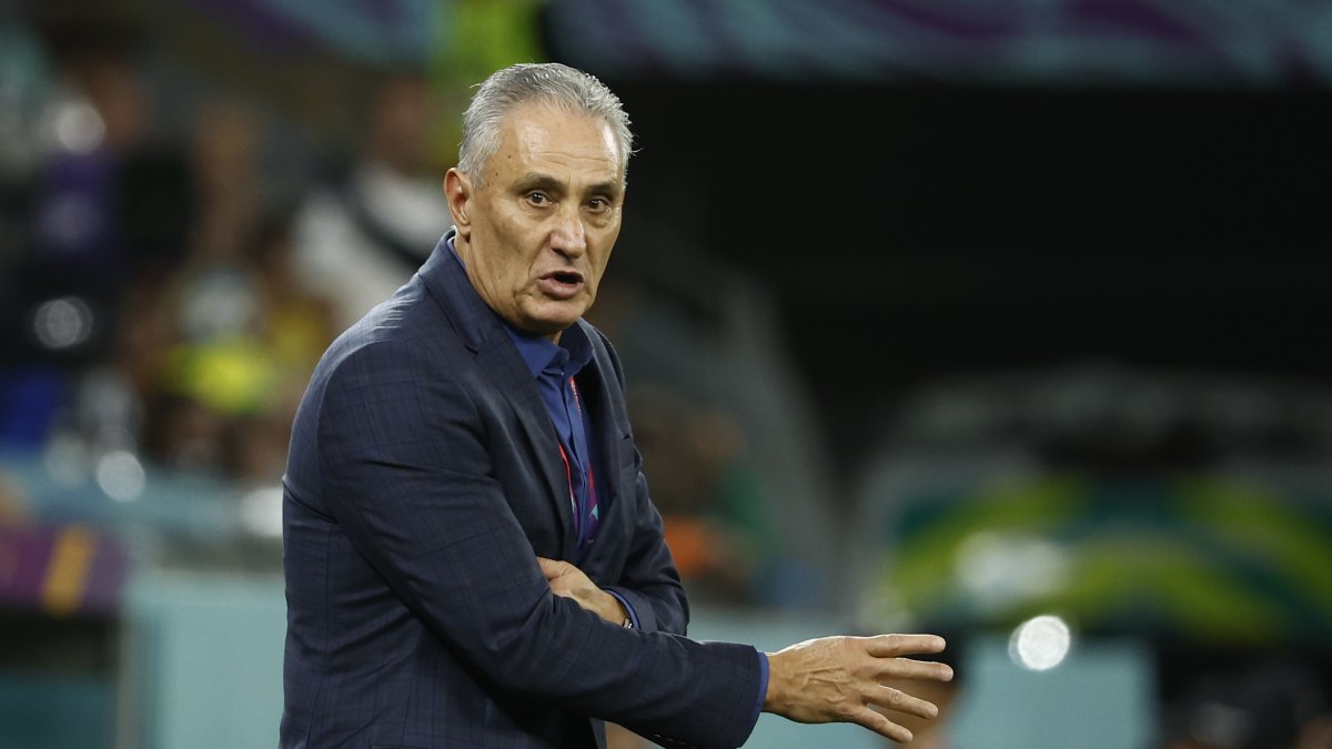 Tite se fue de Brasil tras la eliminación ante Croacia, en los penales.