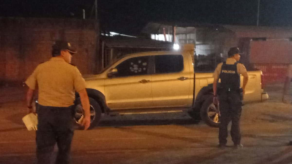 Sicariato. Más de 10 disparos recibió la camioneta en la que viajaba Edison Xavier Zambrano Gilces, asesor del candidato del PSC para la alcaldía de Durán.