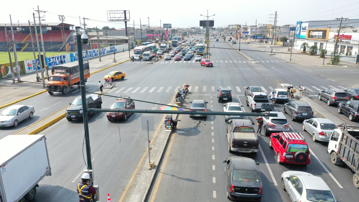 Durán. El pasado 8 de diciembre, los radares instalados a lo largo de la avenida Nicolás Lapentti, vía Durán-Tambo y Durán-Boliche fueron desconectados. Hoy, una vez listo el proceso con el medidor, empezaron a funcionar.