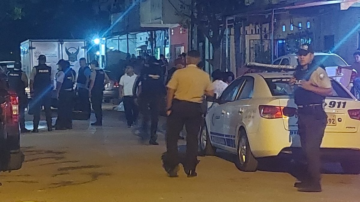 De acuerdo a un oficial de la polcía, el fallecido, de 22 años, no era del sector.