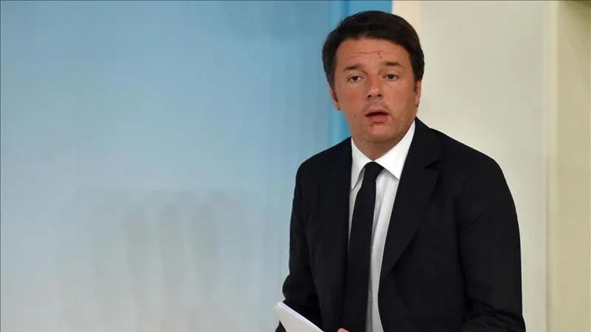El ex primer ministro Matteo Renzi dispuso de este bono para jóvenes en 2016