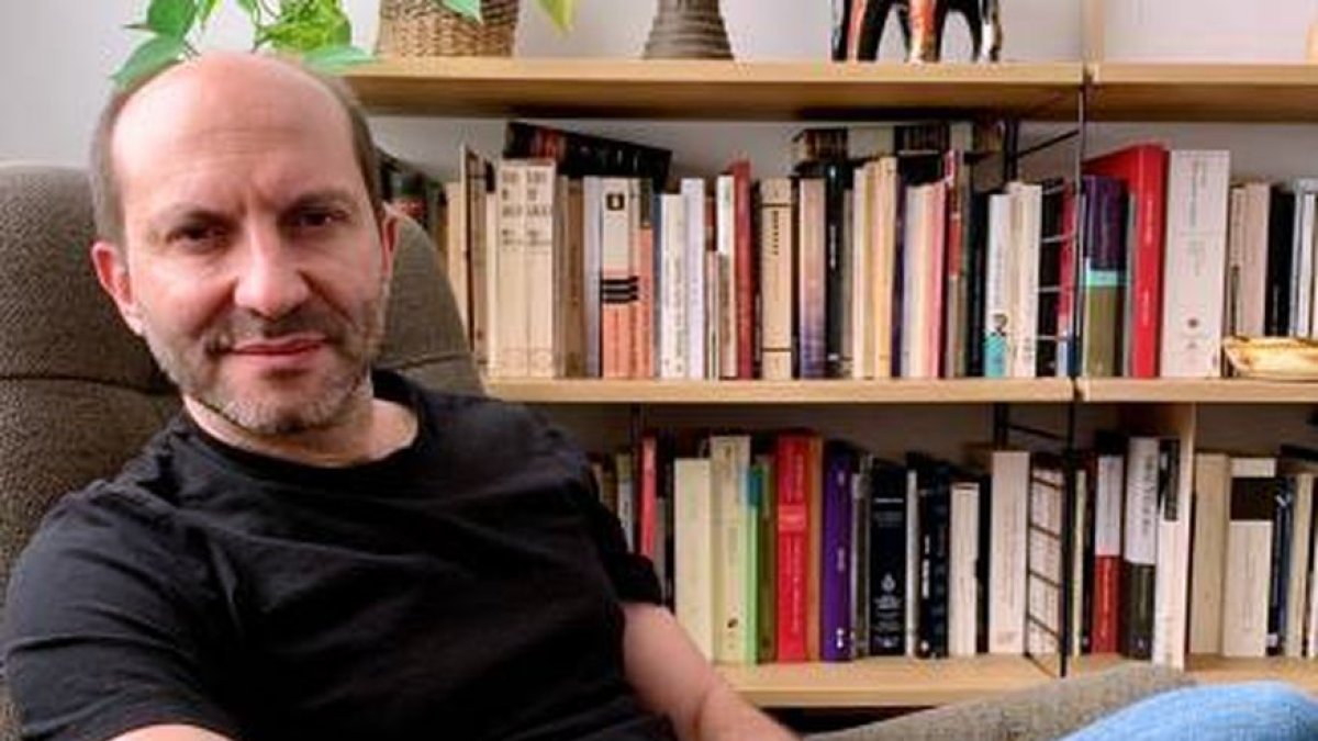 Autor. El escritor colombiano estuvo en el Encuentro de Literatura de Cuenca y dictó una conferencia en la Universidad de las Américas (UDLA).