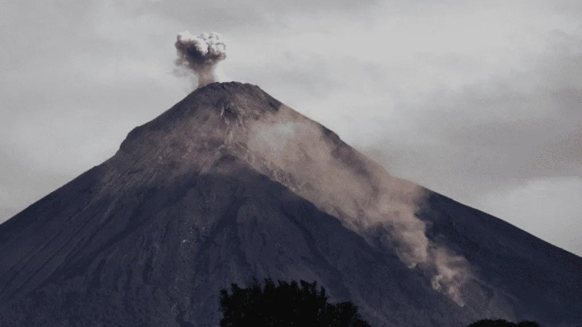 El volcán de Fuego entra en fase de erupción.