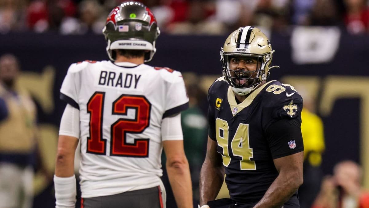 Cameron Jordan (d), jugador de los Saints, sancionado por fingir una lesión.