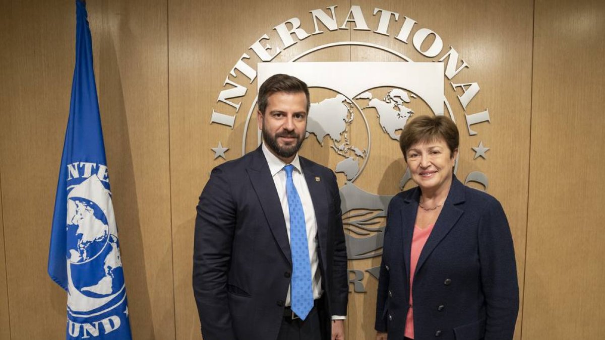 El ministro de Economía y Finanzas, Pablo Arosemena, y la directora del FMI, Kristalina Georgieva.