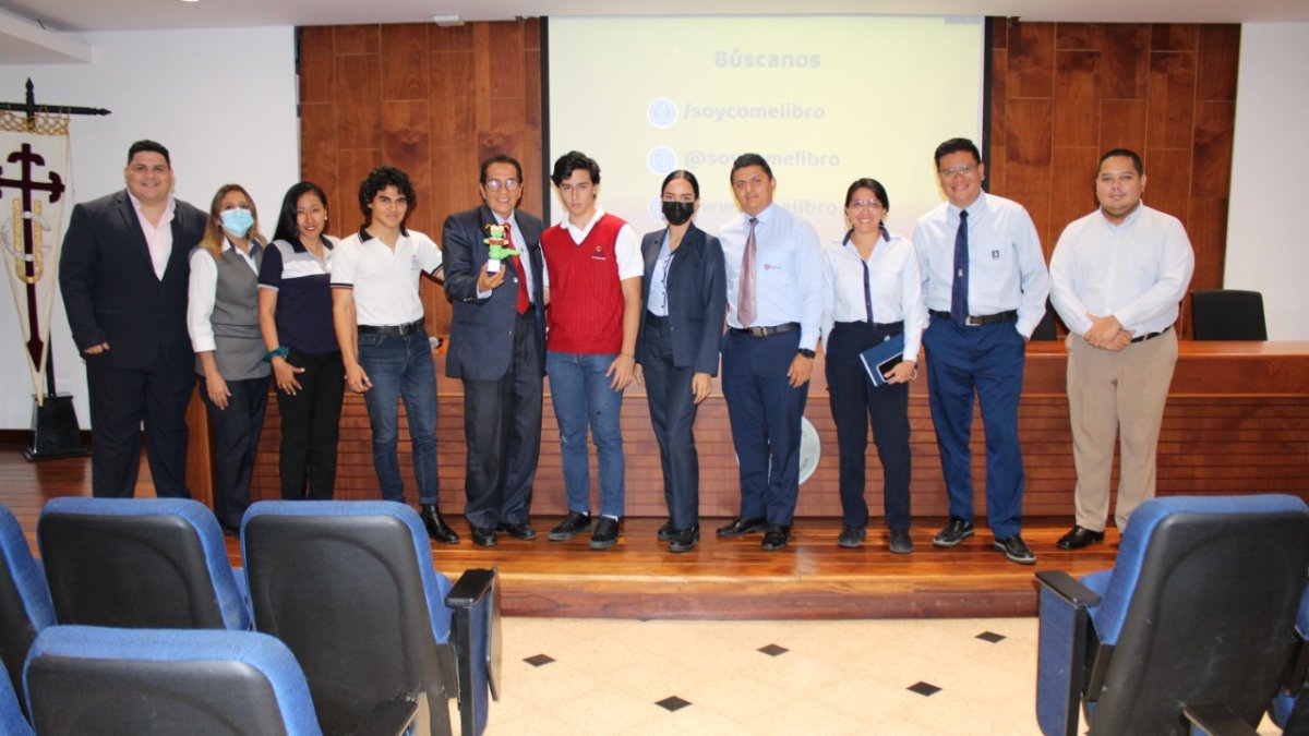 Participantes de varias colegios se reunieron para competir en concurso ComeLibros.
