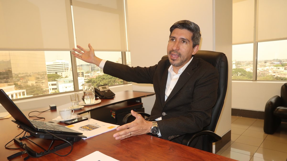 Autoridad.- El director del Servicio de Rentas Internas, Francisco Briones.