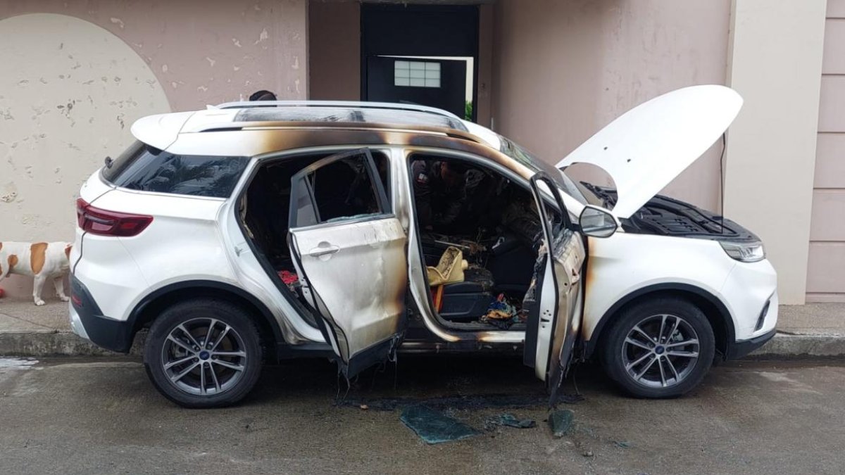 El estado en que quedó el automotor de la funcionaria. El estado en que quedó el automotor de la funcionaria.