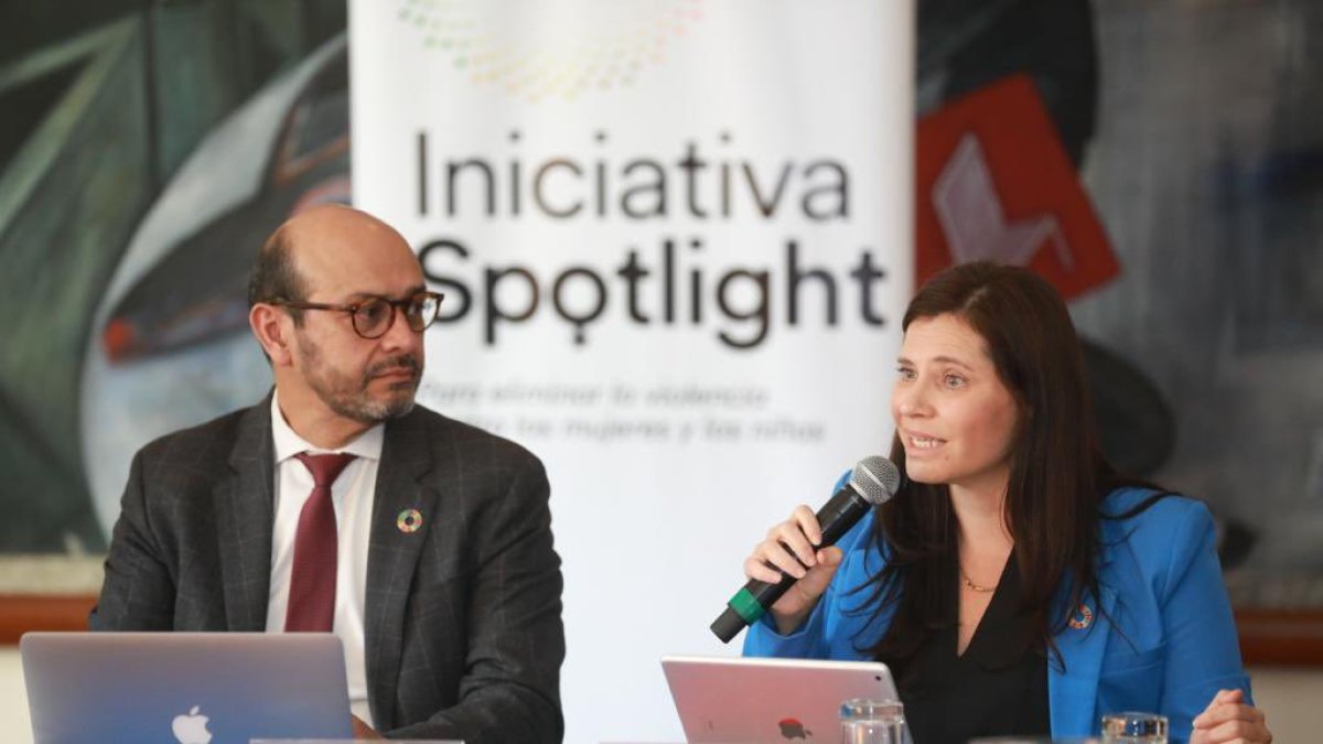 La ceremonia fue en la sede del Ministerio de Relaciones Exteriores y Movilidad Humana en la capital.