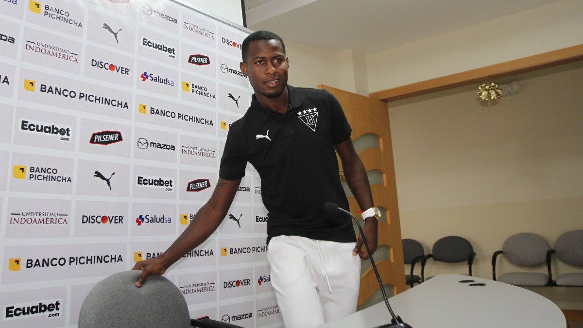 Leonel Quiñónez firmó un contrato por dos años con Liga de Quito. Llega de Barcelona.