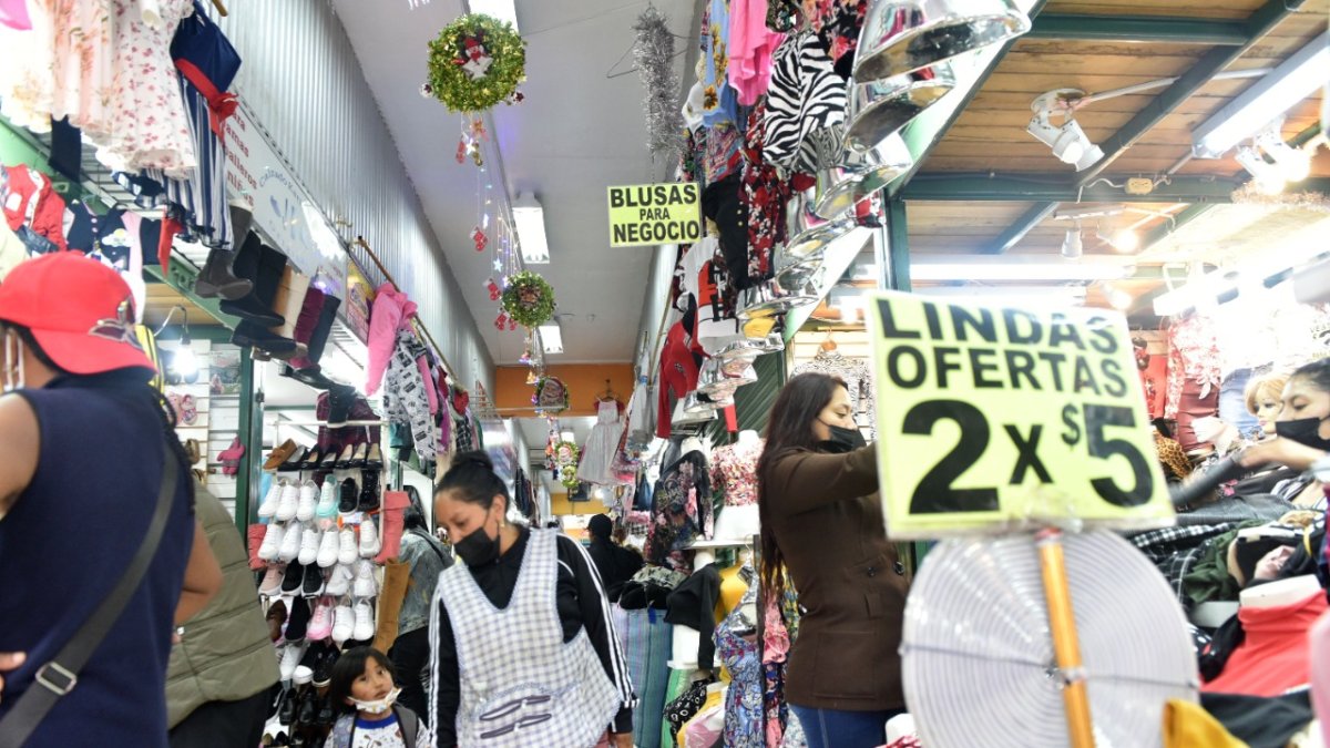 Vestimenta. Los locales de ropa son los más visitados por los ciudadanos.