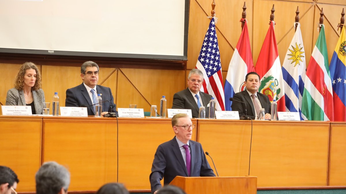 Cita. En el encuentro etsuvi también el embajador de Estados Unidos en Ecuador, Michael Fitzpatrick.