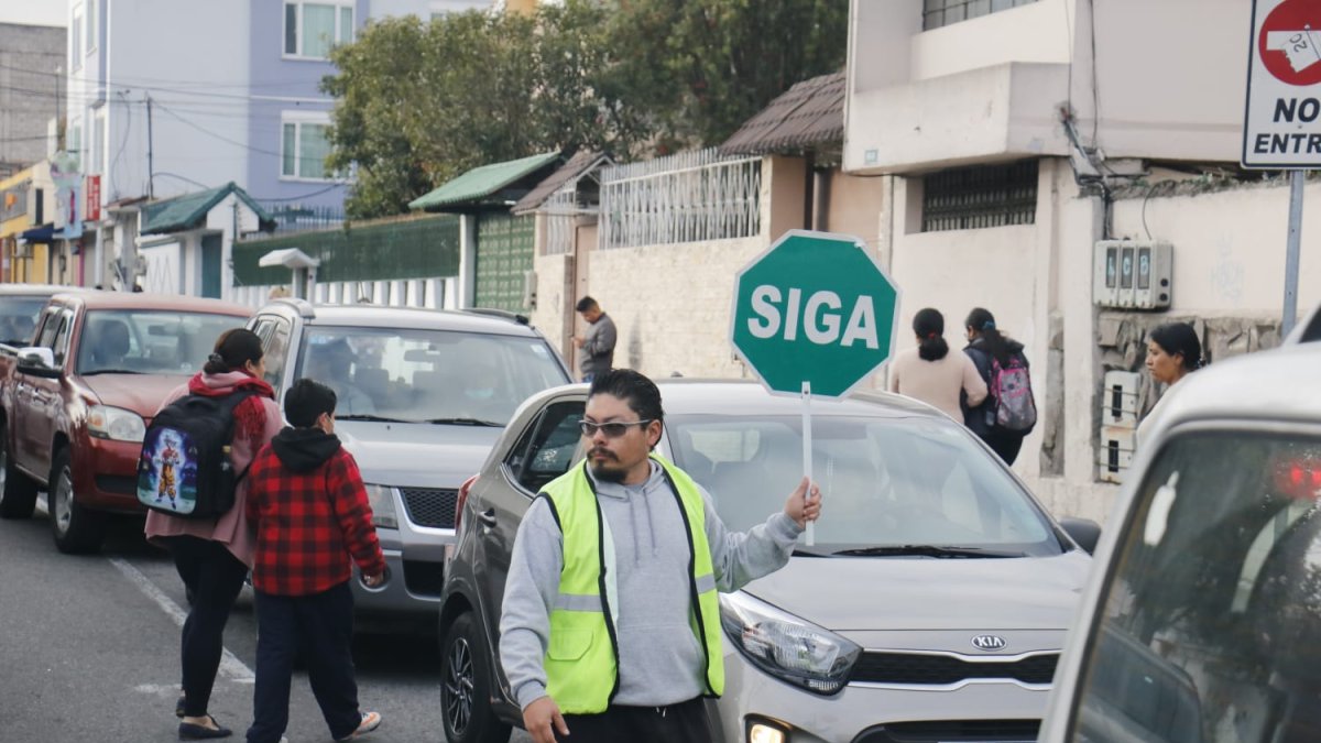 Ronda. Los padres cuidan a los chicos de las drogas y otros peligros.