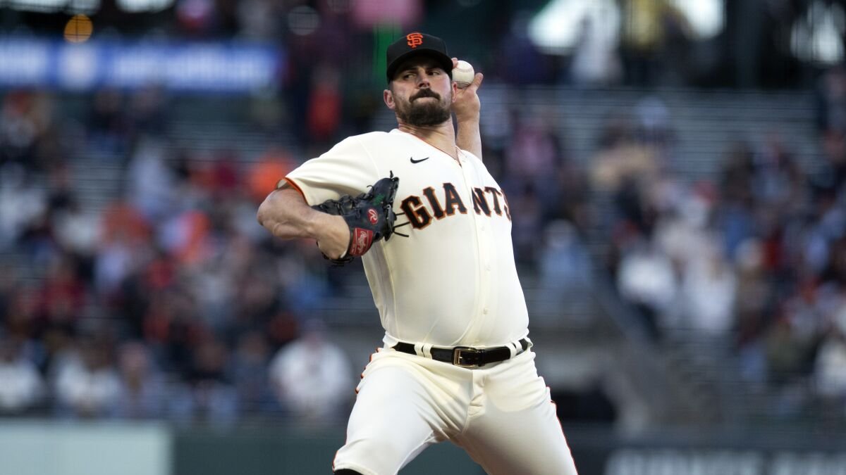 14 victorias y 8 derrotas lanzó la pasada temporada Rondón para los Gigantes de San Francisco.