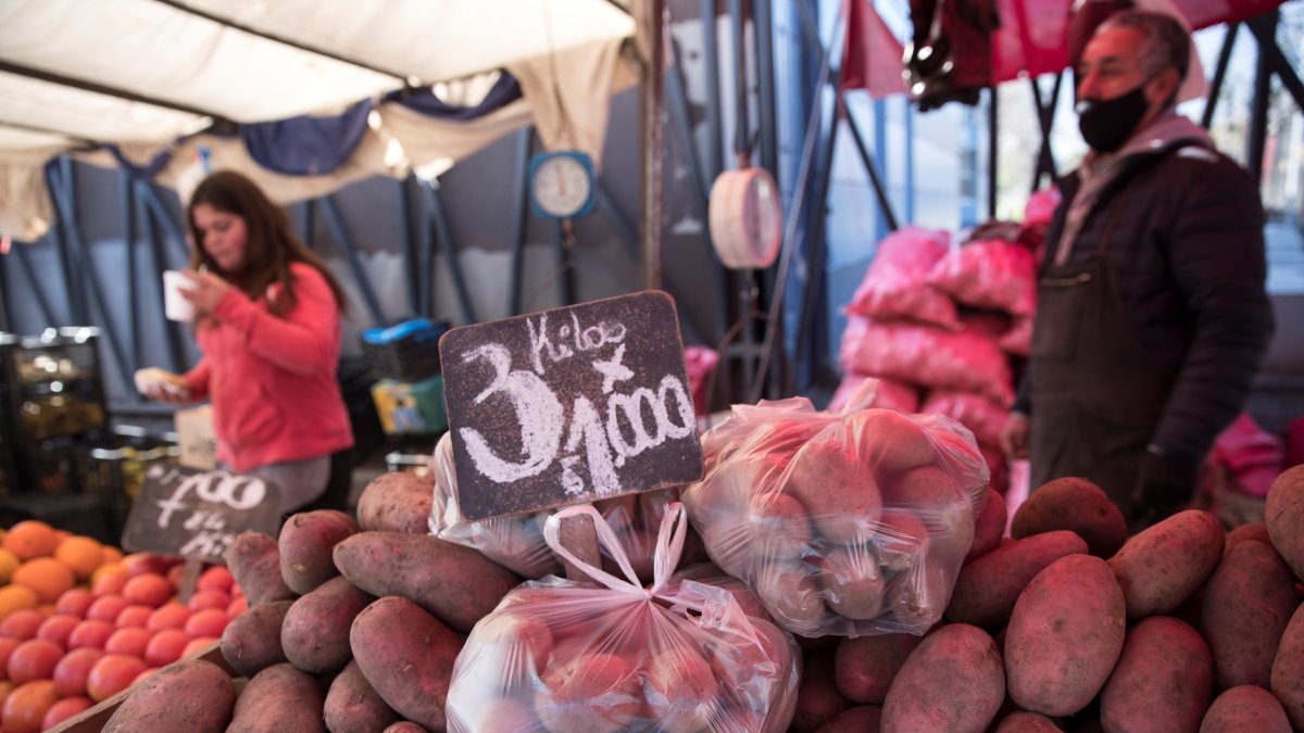 El 90 % de los productos sufrieron alzas, el mayor registro se vio en el costo de las frutas.
