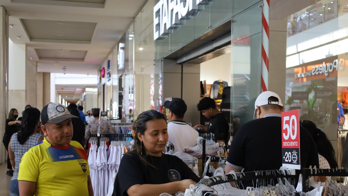 Comercio.- Las compras por la fiesta de Navidad en la recta final.
